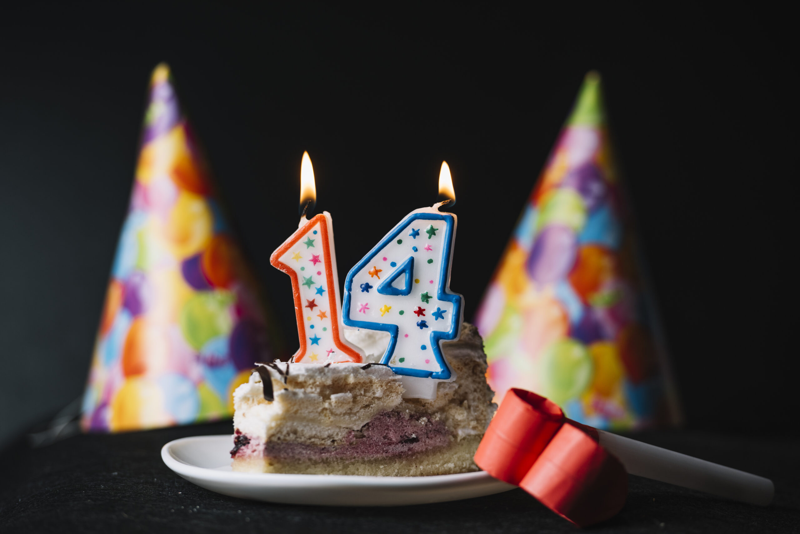 Birthday dates. 14 Лет с днем рождения свечи. Торт со свечами 35. Днём рождения 14 лет девочке свечи. Свечки 25.